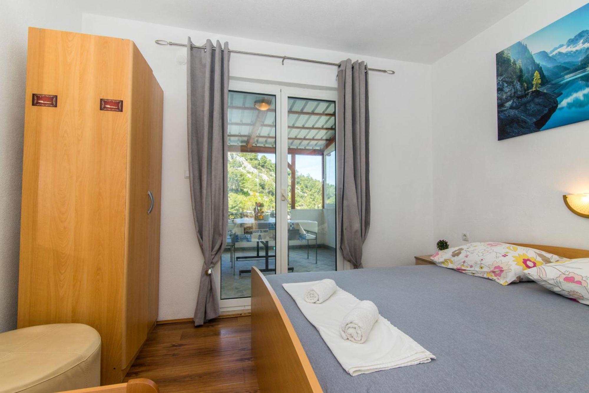 Apartments Jelena Bogomolje Экстерьер фото